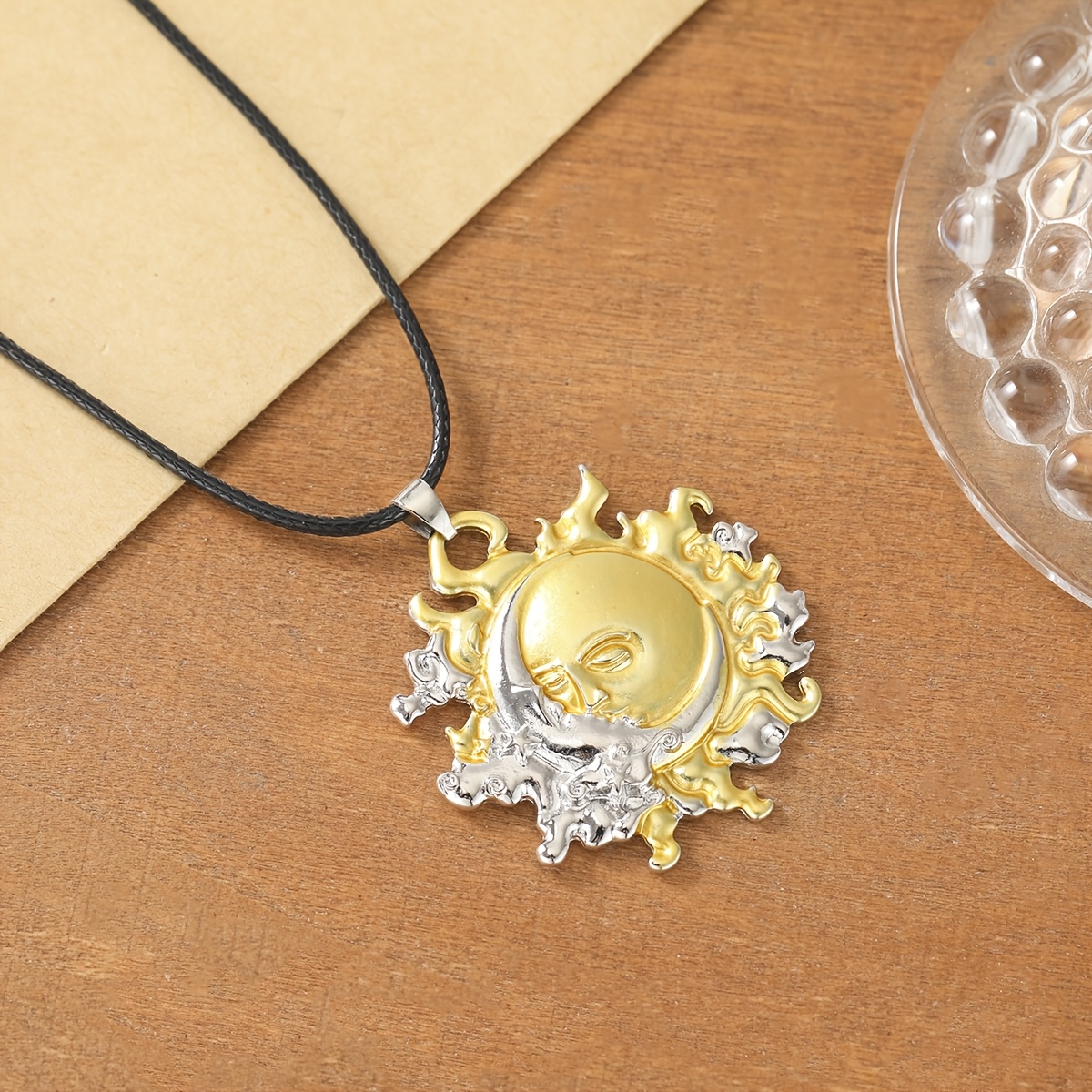 Women's Vintage Sun and Moon Pendant Necklace — Mysterious Style